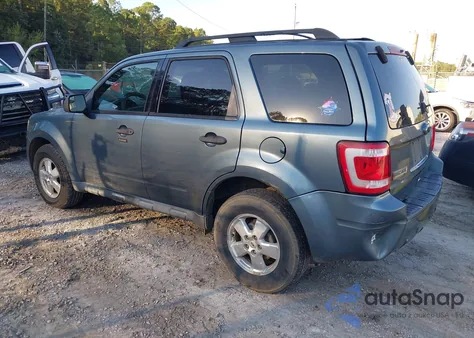 2010 Ford Escape Xlt z USA, uszkodzony, nr VIN 1FMCU9D72AKA43575